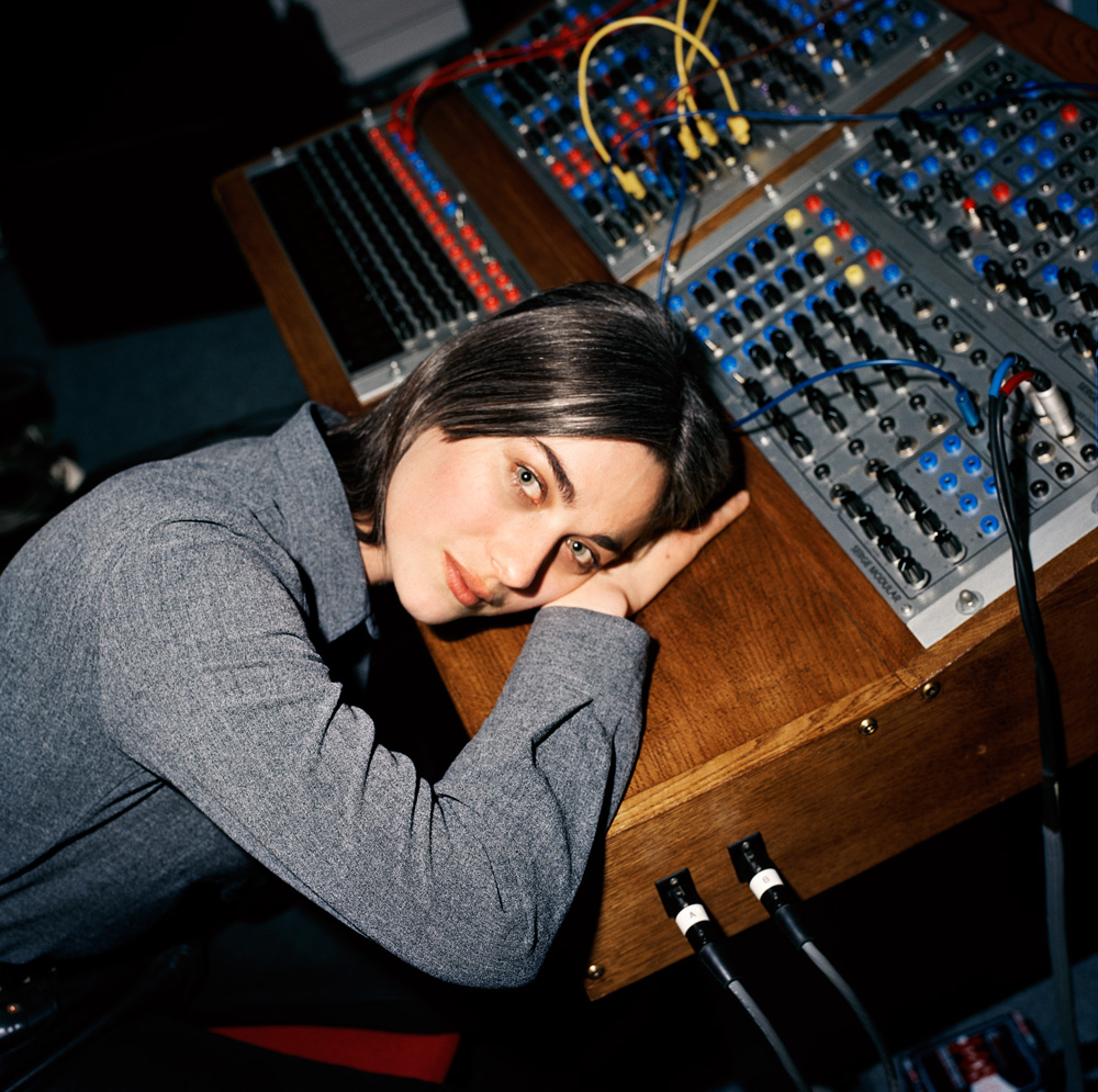 Kali Malone, compositrice américaine, photographiée à Paris au Groupe de Recherches Musicales (GRM) le 10 févirer 2020 par Mathieu Zazzo